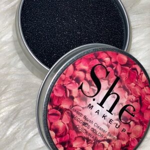 Makeup brush cleaner